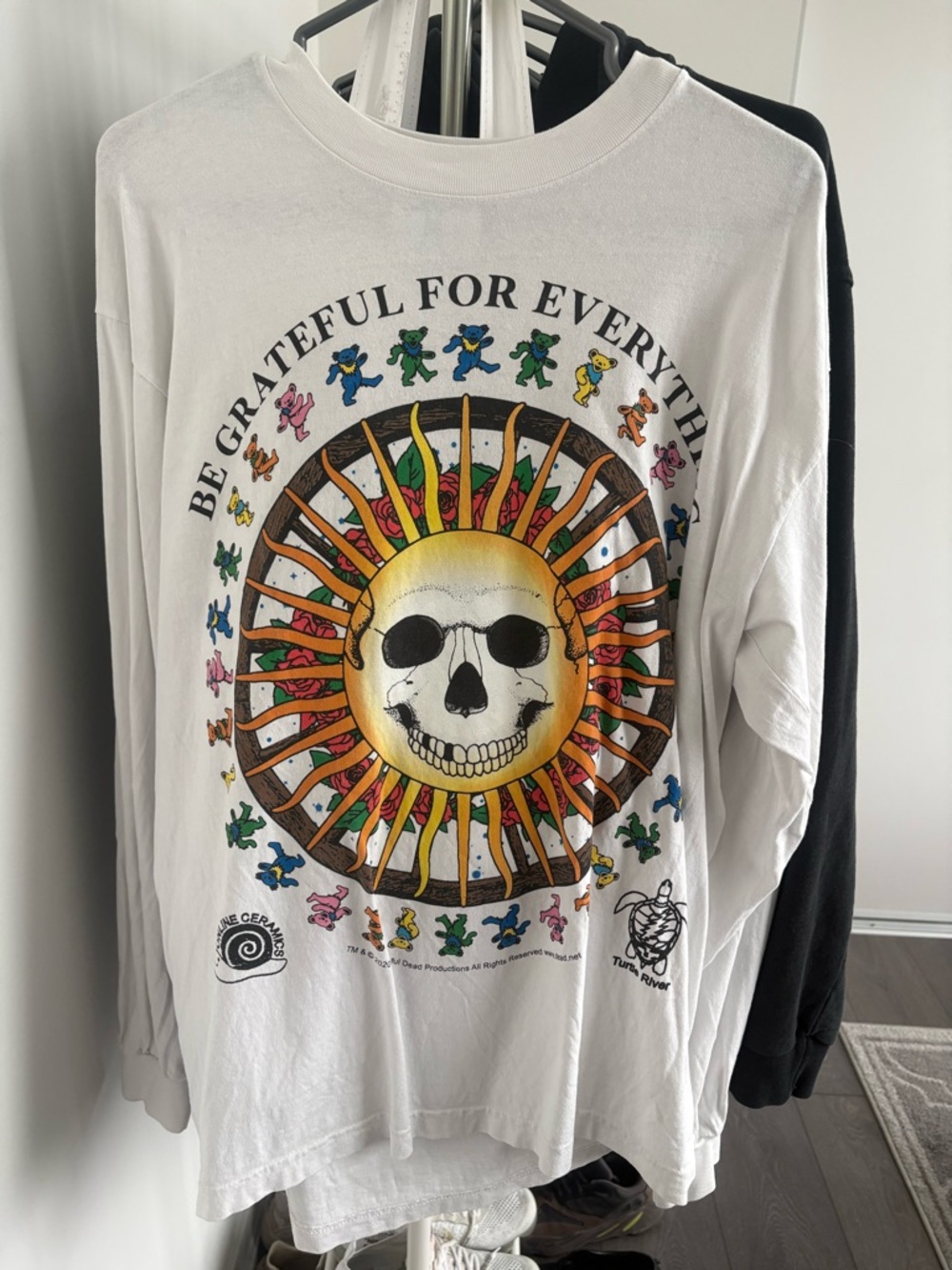 Online ceramics graphic long sleeve